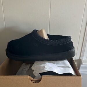 Ugg black women’s slippers size 8 new